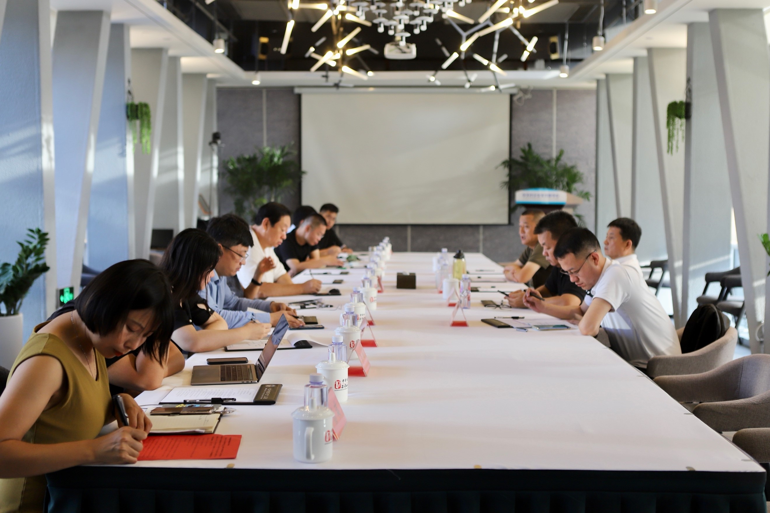 乌拉特前旗苏亚拉图书记一行到访九游online入口